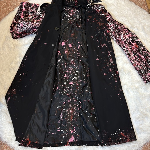 Norma Kamali Trench Coat Paint Splatter
Size M - Bold Artistic Statement Piece - Picture 15 of 15